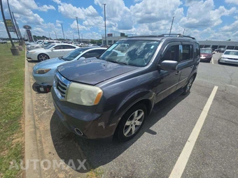 2015 Honda Pilot Touring w/Navigation & RES