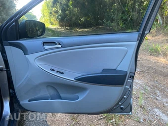 2015 Hyundai Accent GLS Sedan - miniatura 25