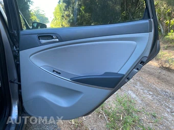 2015 Hyundai Accent GLS Sedan - miniatura 30