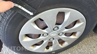 2015 Hyundai Accent GS Hatchback – miniatura 40