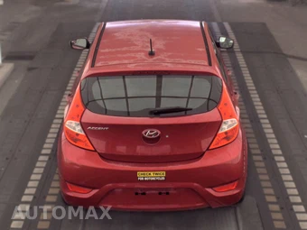 2015 Hyundai Accent GS Hatchback – miniatura 5