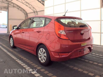 2015 Hyundai Accent GS Hatchback – miniatura 6