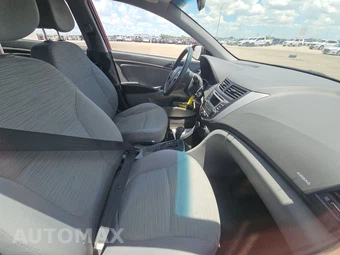 2015 Hyundai Accent GS Hatchback – miniatura 8
