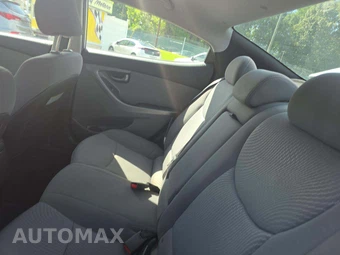 2015 Hyundai Elantra SE Sedan – miniatura 12