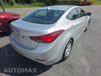 2015 Hyundai Elantra SE Sedan – miniatura 3