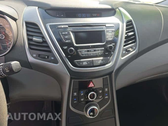 2015 Hyundai Elantra SE Sedan – miniatura 9