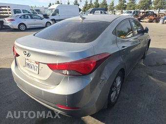 2015 Hyundai Elantra SE Sedan - miniatura 4