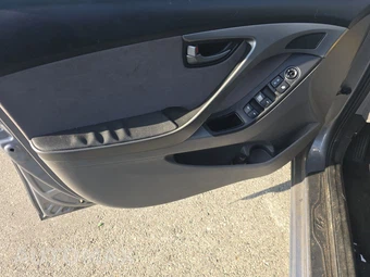 2015 Hyundai Elantra SE Sedan - miniatura 9