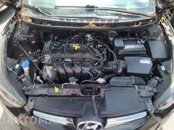 2015 Hyundai Elantra Sport Sedan - miniatura 15