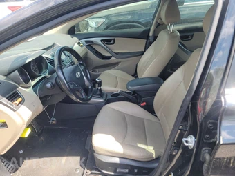 2015 Hyundai Elantra Sport Sedan - miniatura 7