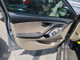2015 Hyundai Elantra Sport Sedan - miniatura 9