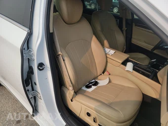 2015 Hyundai Genesis 3.8 Sedan – miniatura 8