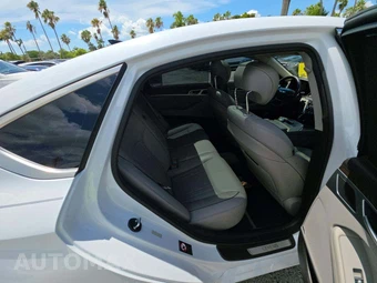 2015 Hyundai Genesis 3.8 Sedan – miniatura 13