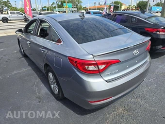 2015 Hyundai Sonata SE – miniatura 2