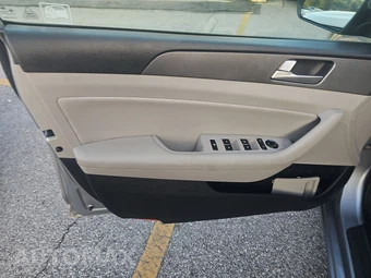 2015 Hyundai Sonata SE - miniatura 9