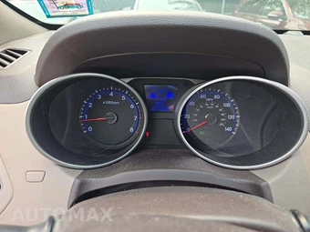 2015 Hyundai Tucson SE – miniatura 9