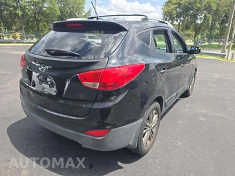 2015 Hyundai Tucson SE – miniatura 3