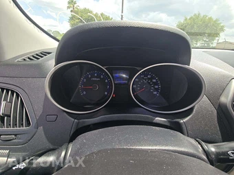 2015 Hyundai Tucson SE – miniatura 9