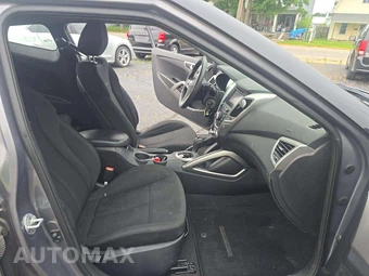 2015 Hyundai Veloster – miniatura 15