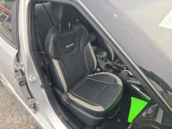 2015 Hyundai Veloster Turbo – miniatura 15