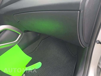 2015 Hyundai Veloster Turbo – miniatura 16