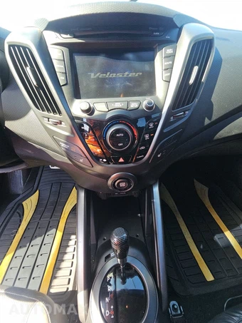 2015 Hyundai Veloster Turbo – miniatura 11