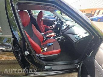 2015 Hyundai Veloster Turbo R-Spec – miniatura 18