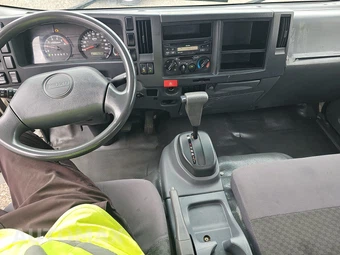 2015 Isuzu NPR HD Base Low Tilt – miniatura 11