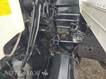2015 Isuzu NPR HD Base Low Tilt – miniatura 14
