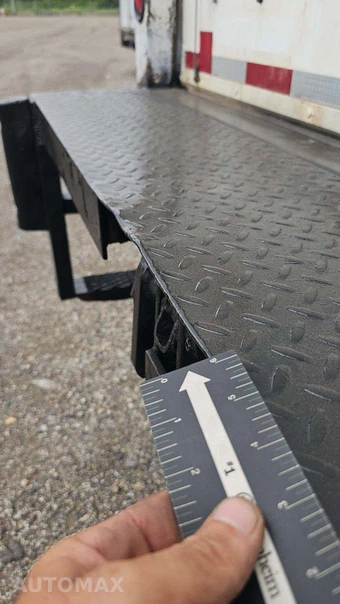 2015 Isuzu NPR HD Base Low Tilt – miniatura 19