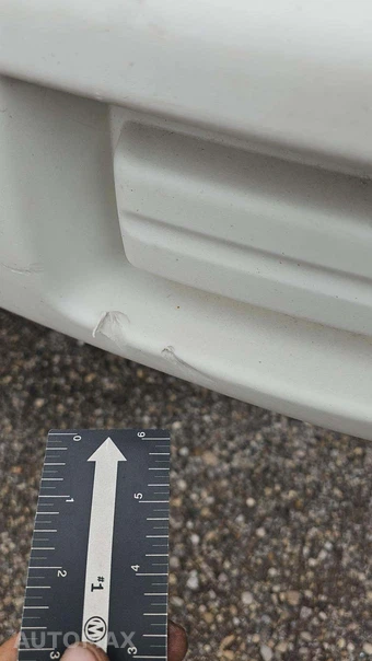 2015 Isuzu NPR HD Base Low Tilt – miniatura 36