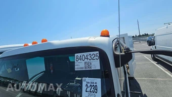 2015 Isuzu NPR HD Base Low Tilt – miniatura 17