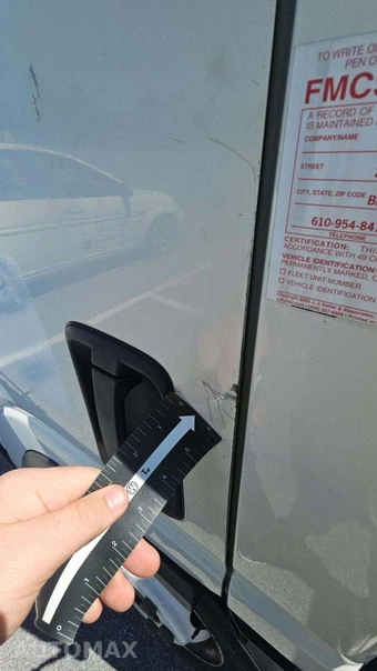 2015 Isuzu NPR HD Base Low Tilt – miniatura 20