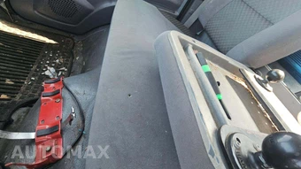 2015 Isuzu NPR HD Base Low Tilt – miniatura 32