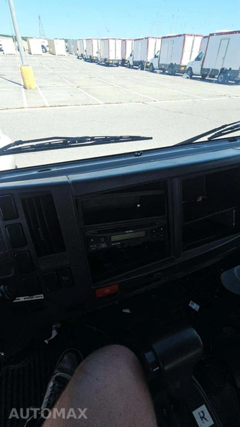2015 Isuzu NPR HD Base Low Tilt – miniatura 36