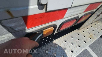 2015 Isuzu NPR HD Base Low Tilt – miniatura 47