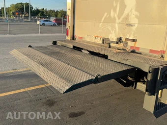 2015 Isuzu NPR XD Base Low Tilt – miniatura 13
