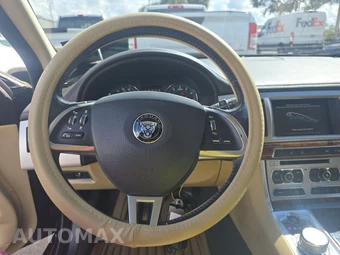 2015 Jaguar XF 2.0T Premium – miniatura 10