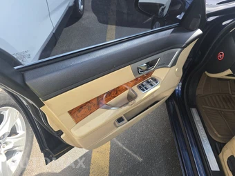 2015 Jaguar XF 2.0T Premium – miniatura 9