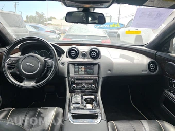 2015 Jaguar XJL Portfolio – miniatura 11