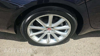2015 Jaguar XJL Portfolio – miniatura 36