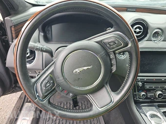 2015 Jaguar XJL Portfolio – miniatura 10