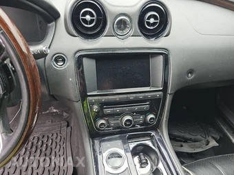 2015 Jaguar XJL Portfolio – miniatura 11