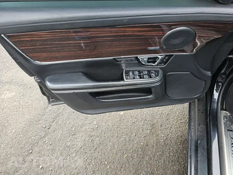 2015 Jaguar XJL Portfolio – miniatura 9