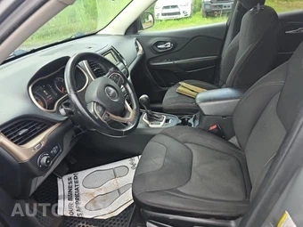 2015 Jeep Cherokee Altitude Edition - miniatura 13