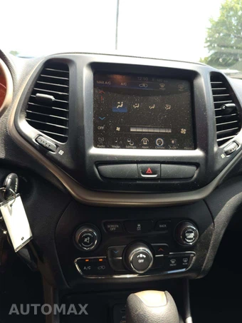 2015 Jeep Cherokee Latitude - miniatura 10