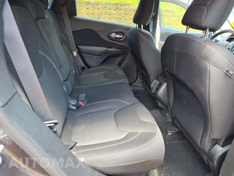 2015 Jeep Cherokee Latitude - miniatura 16