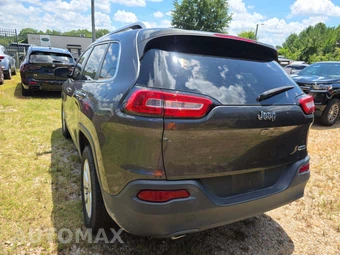 2015 Jeep Cherokee Latitude - miniatura 2