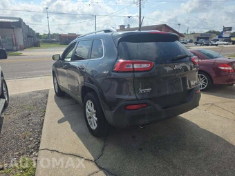 2015 Jeep Cherokee Latitude - miniatura 2
