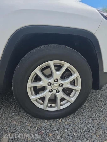 2015 Jeep Cherokee Latitude - miniatura 14